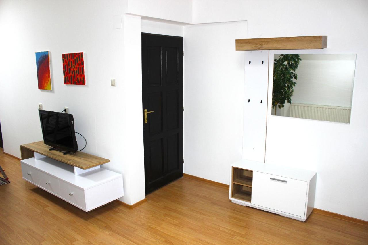 Krasny Priestranny Slnecny Apartman V Centre Mesta Trenčín Exteriér fotografie