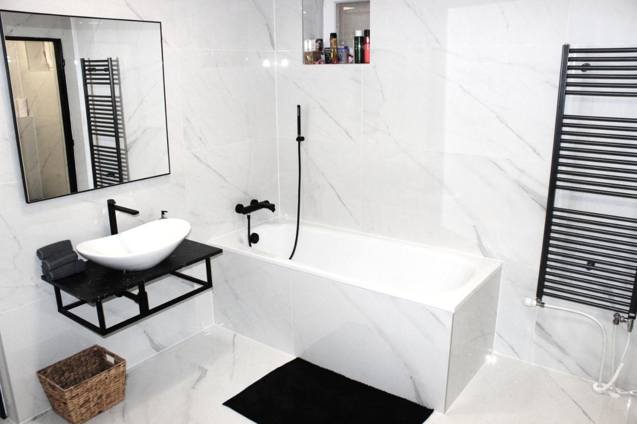 Krasny Priestranny Slnecny Apartman V Centre Mesta Trenčín Exteriér fotografie