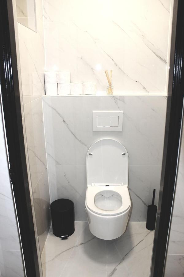 Krasny Priestranny Slnecny Apartman V Centre Mesta Trenčín Exteriér fotografie